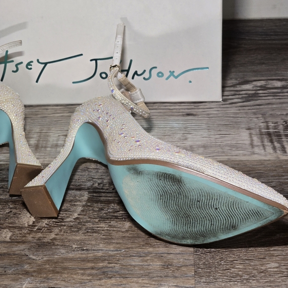 Betsey Johnson Ramsy Pearl Heels - Picture 10 of 16